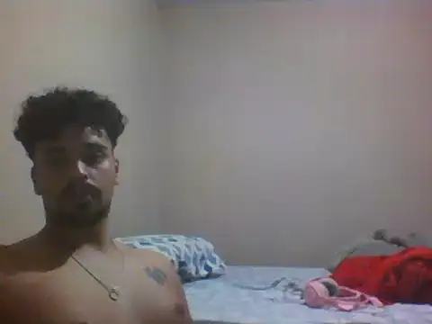 Snapshot of Xcumshot33 chatting on 12/06/24, 03:19 Xcumshot33 online show from 12/06/24, 03:19