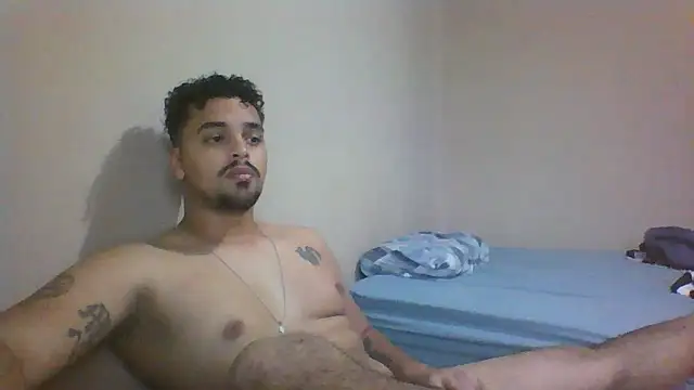 Snapshot of Xcumshot33 chatting on 10/15/25, 07:47 Xcumshot33 online show from 10/15/25, 07:47