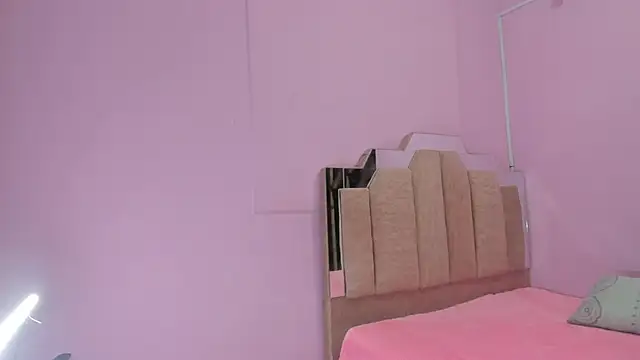 LoveQueen2 online show from 10/03/25, 12:02