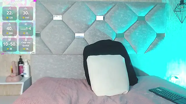 Danielaa a online show from 04/14/26, 12:16