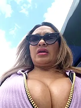 Afroditecash online show from 10/18/25, 07:14