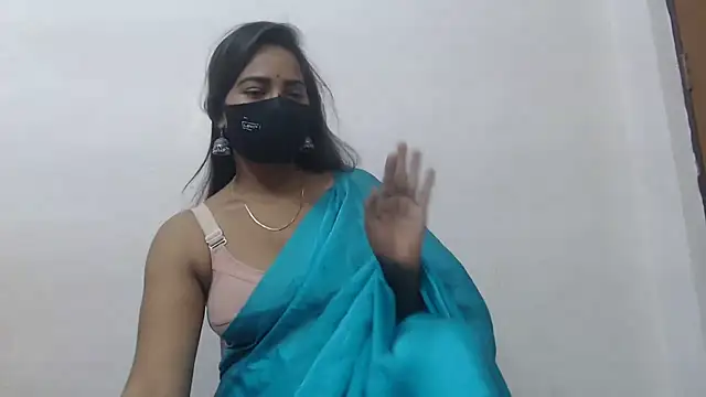 Snapshot of wildbabes chatting on 10/19/25, 03:45 wildbabes online show from 10/19/25, 03:45