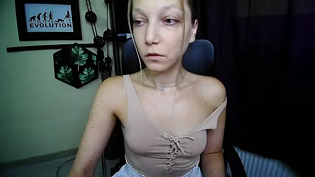 Snapshot of EmillyPlay chatting on 07/09/26, 05:22 EmillyPlay online show from 07/09/26, 05:22