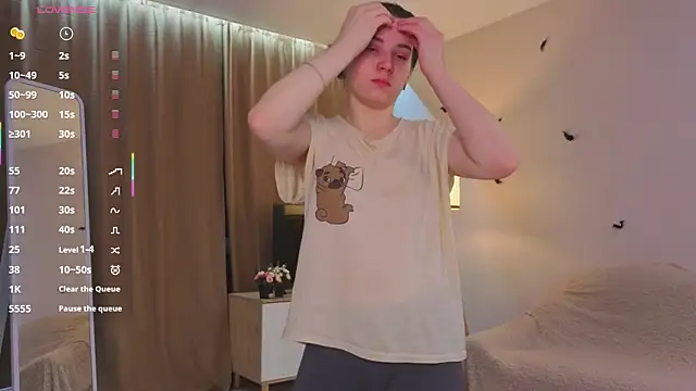 DonnaBurkee online show from 11/28/25, 04:04