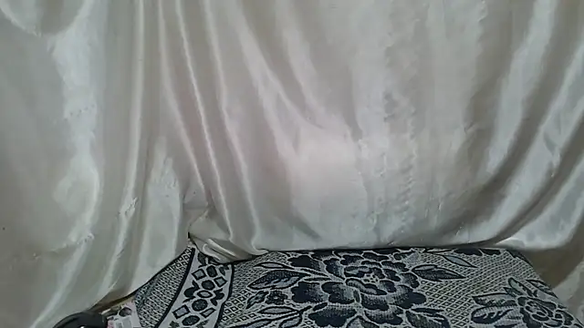 Burberrry  online show from 09/12/25, 06:19