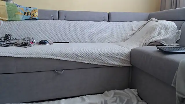 Burberrry  online show from 03/26/26, 07:47