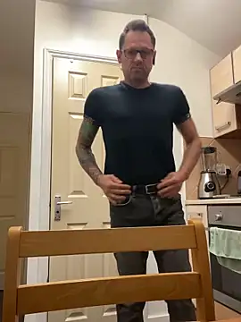 Yourhotboy 42 online show from 02/06/25, 09:06