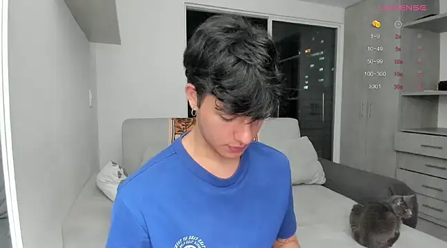 Snapshot of Alexxblue chatting on 12/22/24, 03:11 Alexxblue online show from 12/22/24, 03:11