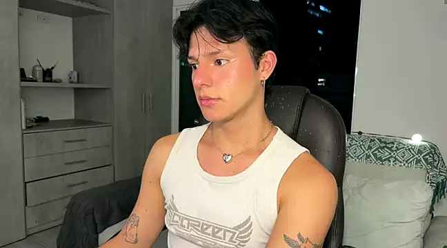 Snapshot of Alexxblue chatting on 12/31/24, 01:57 Alexxblue online show from 12/31/24, 01:57