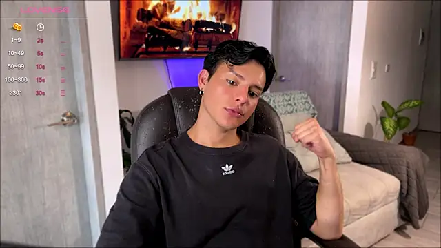 Snapshot of Alexxblue chatting on 01/27/25, 09:44 Alexxblue online show from 01/27/25, 09:44