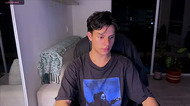 Snapshot of Alexxblue chatting on 03/23/25, 04:27 Alexxblue online show from 03/23/25, 04:27