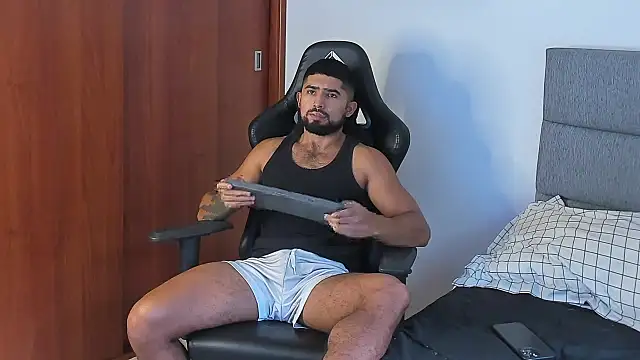 ethaanjones online show from 10/12/25, 07:46