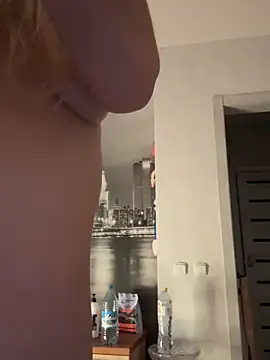 Adelina0001 online show from 12/03/25, 02:52