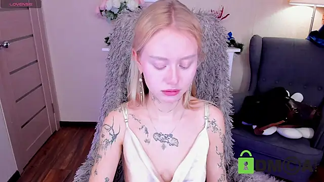 Snapshot of MalenaErnman chatting on 01/12/25, 10:34 MalenaErnman online show from 01/12/25, 10:34