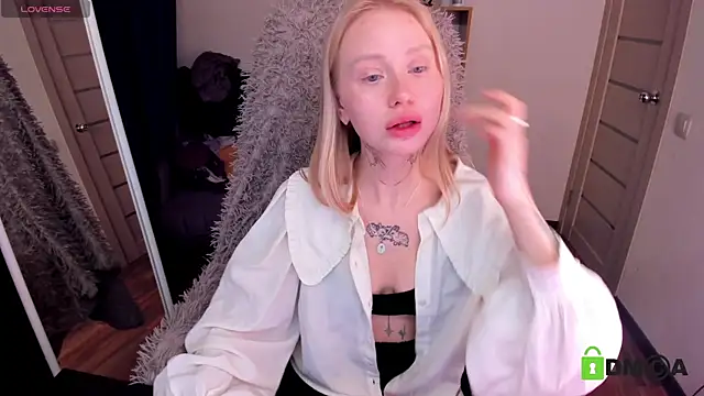 Snapshot of MalenaErnman chatting on 01/16/25, 01:36 MalenaErnman online show from 01/16/25, 01:36