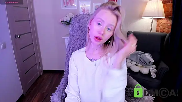 Snapshot of MalenaErnman chatting on 01/20/25, 01:21 MalenaErnman online show from 01/20/25, 01:21