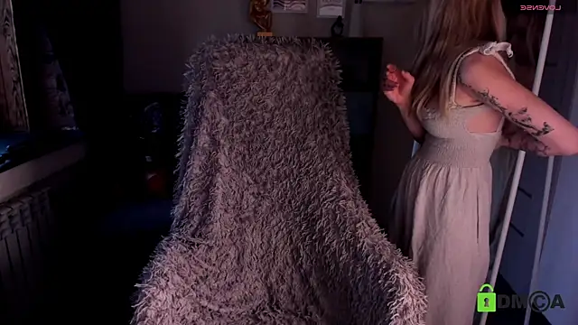 Snapshot of MalenaErnman chatting on 02/05/25, 01:33 MalenaErnman online show from 02/05/25, 01:33