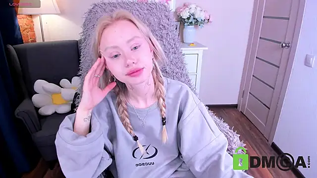 Snapshot of MalenaErnman chatting on 03/02/25, 10:35 MalenaErnman online show from 03/02/25, 10:35