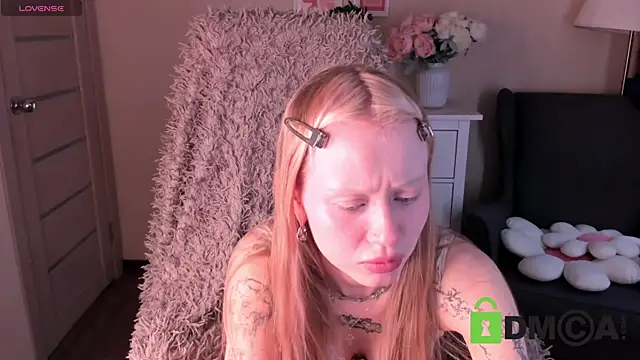 Snapshot of MalenaErnman chatting on 04/06/26, 10:27 MalenaErnman online show from 04/06/26, 10:27