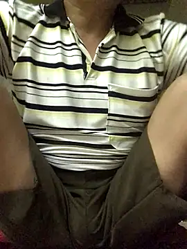 Snapshot of ntl_123 chatting on 10/29/25, 04:09 ntl 123 online show from 10/29/25, 04:09