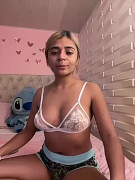 Snapshot of pamell_col chatting on 12/19/24, 11:46 pamell col online show from 12/19/24, 11:46