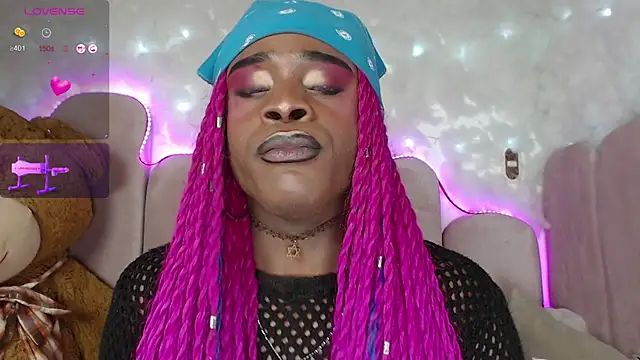 puca ebony online show from 02/06/25, 07:18