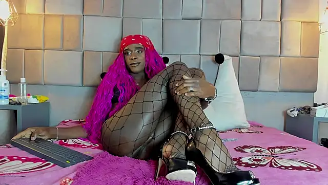 puca ebony online show from 03/08/25, 10:45