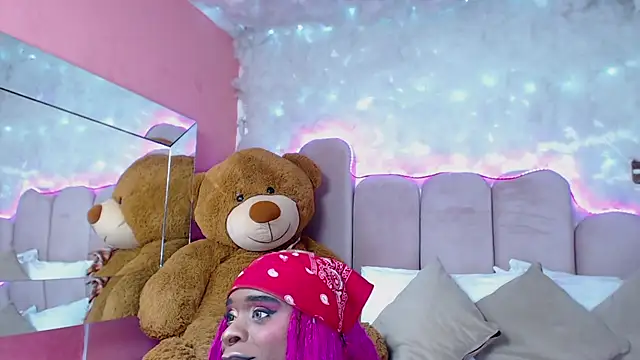 puca ebony online show from 03/12/25, 07:49