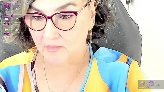 Snapshot of cataleya_mom chatting on 06/06/26, 03:55 cataleya mom online show from 06/06/26, 03:55
