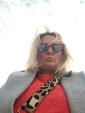 lady charlyne online show from 02/19/25, 02:12