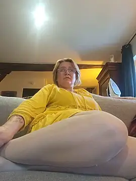 lady charlyne online show from 05/12/26, 06:16