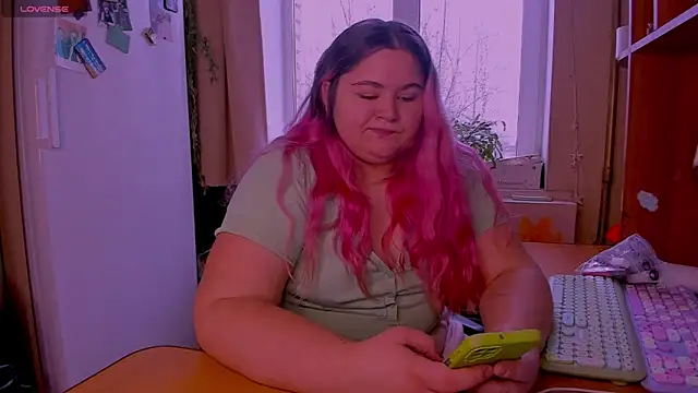 Freakcute  online show from 12/23/24, 09:16