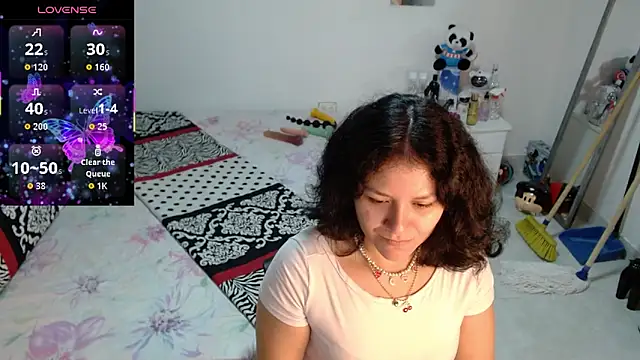 Snapshot of soniafuckboobs chatting on 02/12/26, 12:22 soniafuckboobs online show from 02/12/26, 12:22