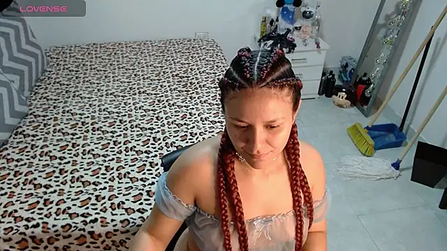 Snapshot of soniafuckboobs chatting on 02/17/26, 12:29 soniafuckboobs online show from 02/17/26, 12:29