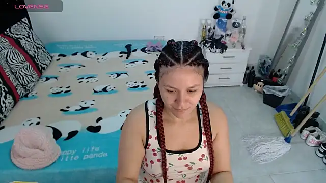 Snapshot of soniafuckboobs chatting on 02/17/26, 02:46 soniafuckboobs online show from 02/17/26, 02:46