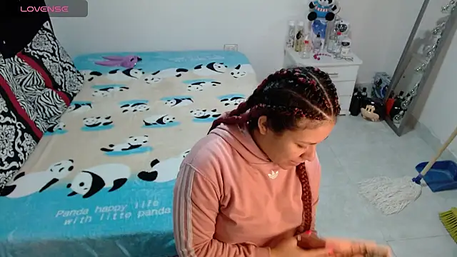 Snapshot of soniafuckboobs chatting on 02/19/26, 12:23 soniafuckboobs online show from 02/19/26, 12:23