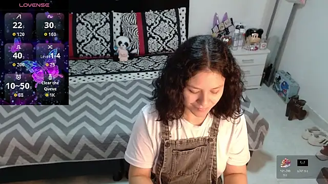 Snapshot of soniafuckboobs chatting on 03/03/26, 12:22 soniafuckboobs online show from 03/03/26, 12:22