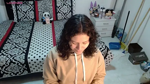 Snapshot of soniafuckboobs chatting on 03/06/26, 12:34 soniafuckboobs online show from 03/06/26, 12:34