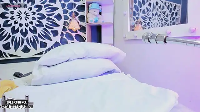 amalla  online show from 04/15/26, 06:48