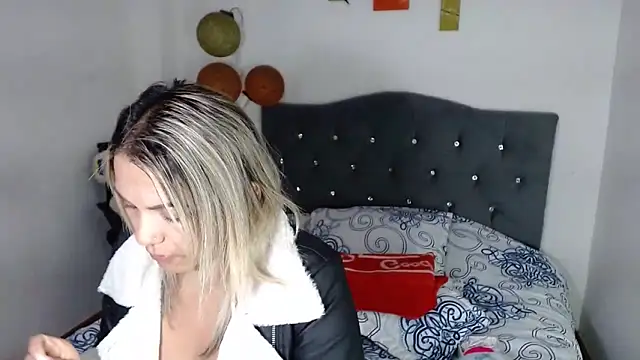 Chantal hott online show from 02/22/26, 01:07