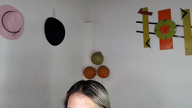 Chantal hott online show from 04/20/26, 09:27