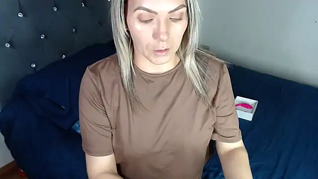 Snapshot of Chantal_hott chatting on 05/03/26, 10:05 Chantal hott online show from 05/03/26, 10:05
