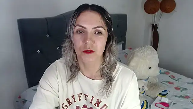 Snapshot of Chantal_hott chatting on 05/09/26, 09:31 Chantal hott online show from 05/09/26, 09:31