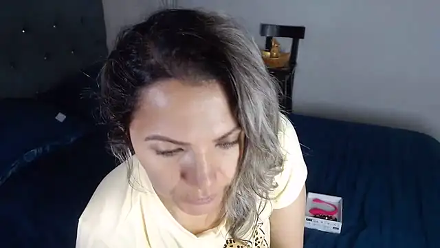 Snapshot of Chantal_hott chatting on 05/30/26, 03:31 Chantal hott online show from 05/30/26, 03:31