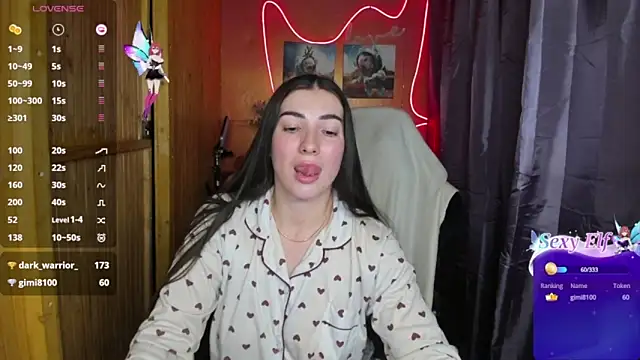 Snapshot of Fiery_Brunette_ chatting on 12/23/24, 12:35 Fiery Brunette online show from 12/23/24, 12:35