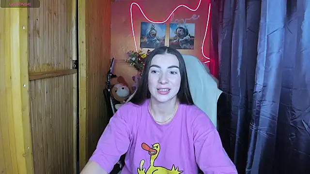 Snapshot of Fiery_Brunette_ chatting on 01/04/25, 09:00 Fiery Brunette online show from 01/04/25, 09:00