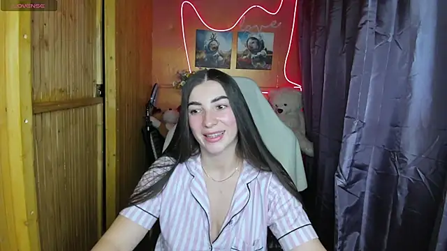 Snapshot of Fiery_Brunette_ chatting on 01/23/25, 05:21 Fiery Brunette online show from 01/23/25, 05:21