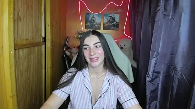 Snapshot of Fiery_Brunette_ chatting on 02/09/25, 05:43 Fiery Brunette online show from 02/09/25, 05:43