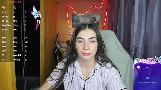 Snapshot of Fiery_Brunette_ chatting on 02/17/25, 06:31 Fiery Brunette online show from 02/17/25, 06:31