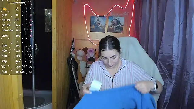 Snapshot of Fiery_Brunette_ chatting on 03/02/25, 11:18 Fiery Brunette online show from 03/02/25, 11:18